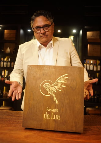 KIT 01 - 3 GRFS PÁSSARO DA LUA MERLOT 2016 + CAIXA DE MADEIRA P/ 3 GRFS (VAZIA)