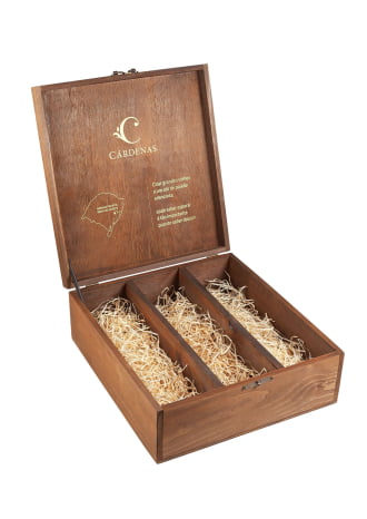 KIT 03 - 6 GRFS PÁSSARO DA LUA MERLOT 2016 + CAIXA DE MADEIRA P/ 3 GRFS (VAZIA)